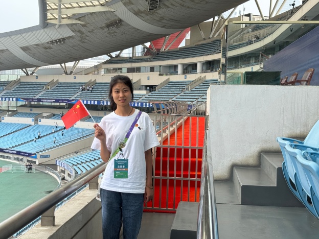 1759046795106890B53E.jpg 慈艳萍.JPG